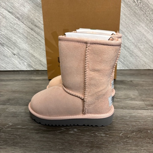 UGG Australia | Classic Short Boots In Baby Pink Grey Toddler Size 9 NEW - Picture 3 of 10